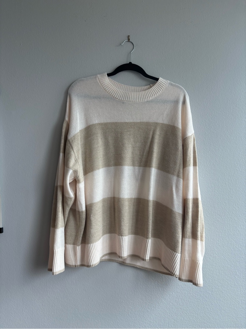 🤍Striped Sweater